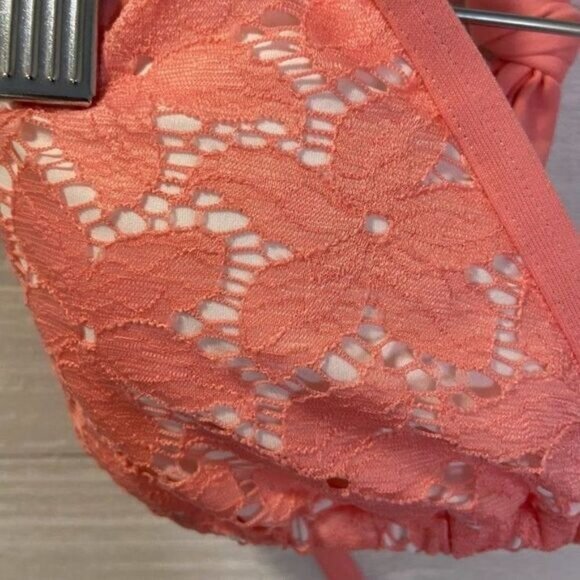 Women's Crochet Lace Halter Straps Bikini Top Swimsuits Bathing Suit NWT - Picture 4 of 5